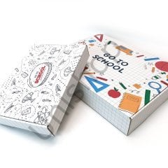 Go To School – Plastik Kulplu Kare Desen Beyaz Okul Çantası 45x35x7 cm